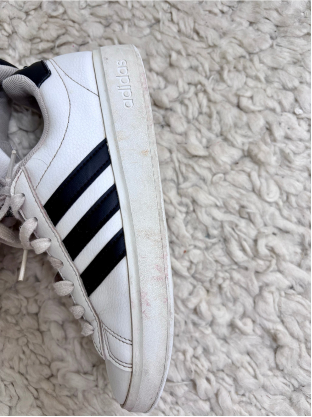 Women's Adidas Sneakers White Black Stripes Size 5 Lace Up Classic - Picture 7 of 8